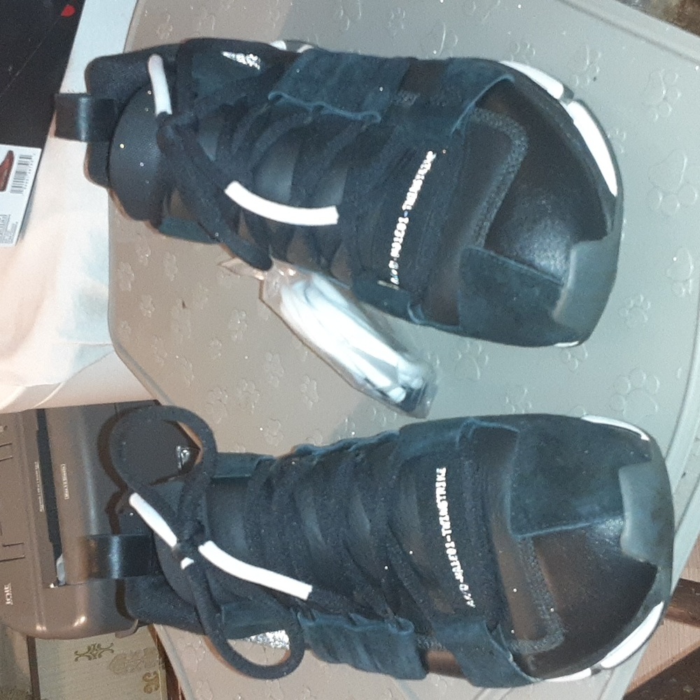 Adidas TWINSTRIKES